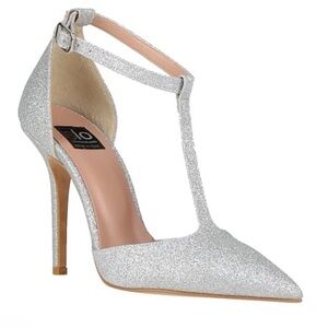 ISLO ISABELLA
LORUSSO
Silver pumps heel4’2 NWT 11